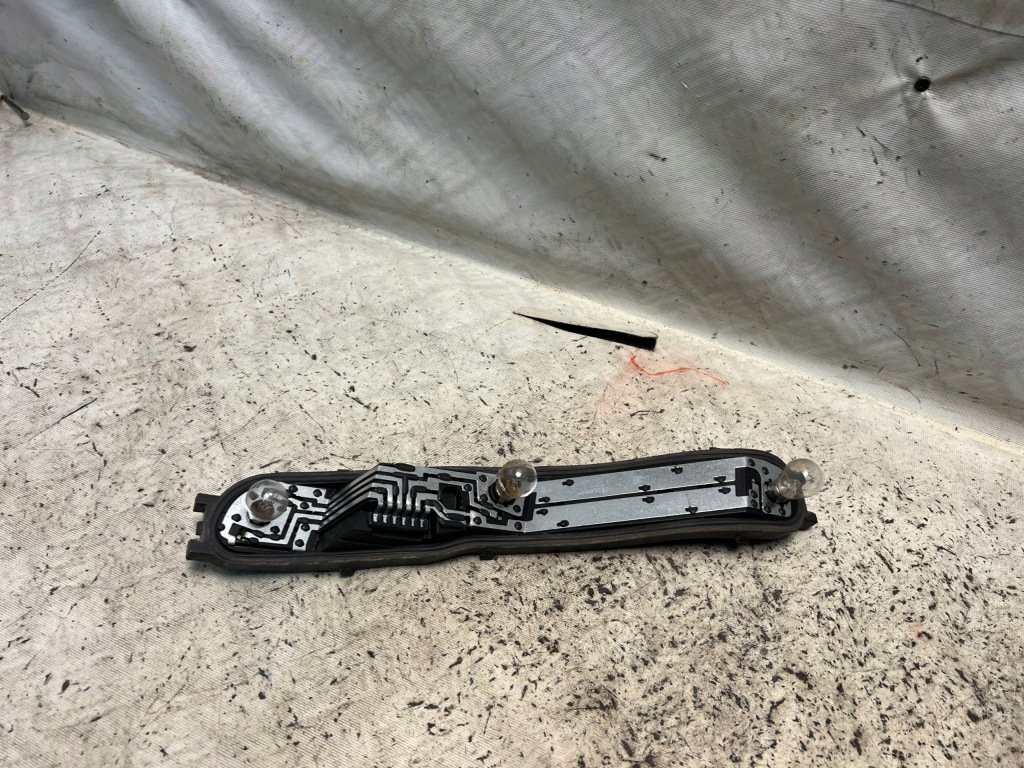 фото №1, Smart forfour i вкладыш лампы правый задняя europa оригинальный номер