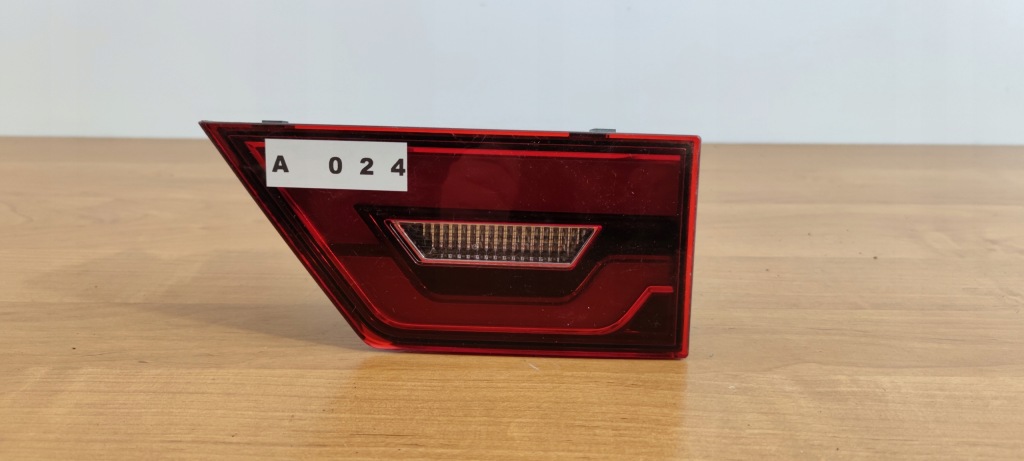 фото №1, Jaguar e-pace права лампа w кришка задня 2019 rok