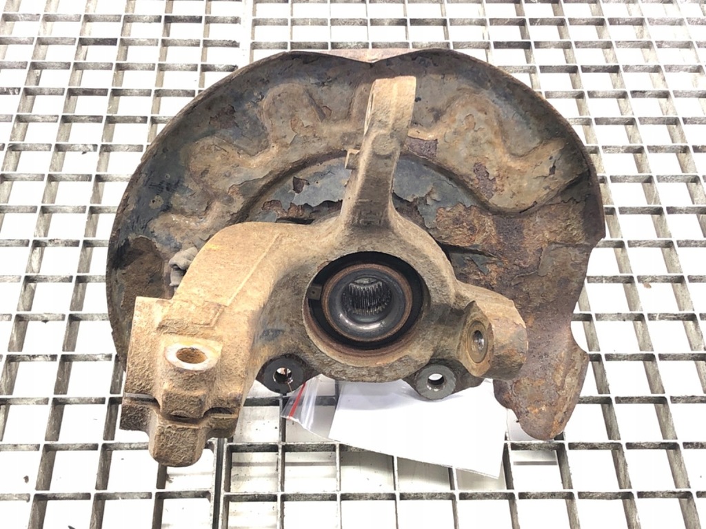 фото №1, Поворотный кулак правый перед audi a1 8x 2.0 143km ступица 10-18