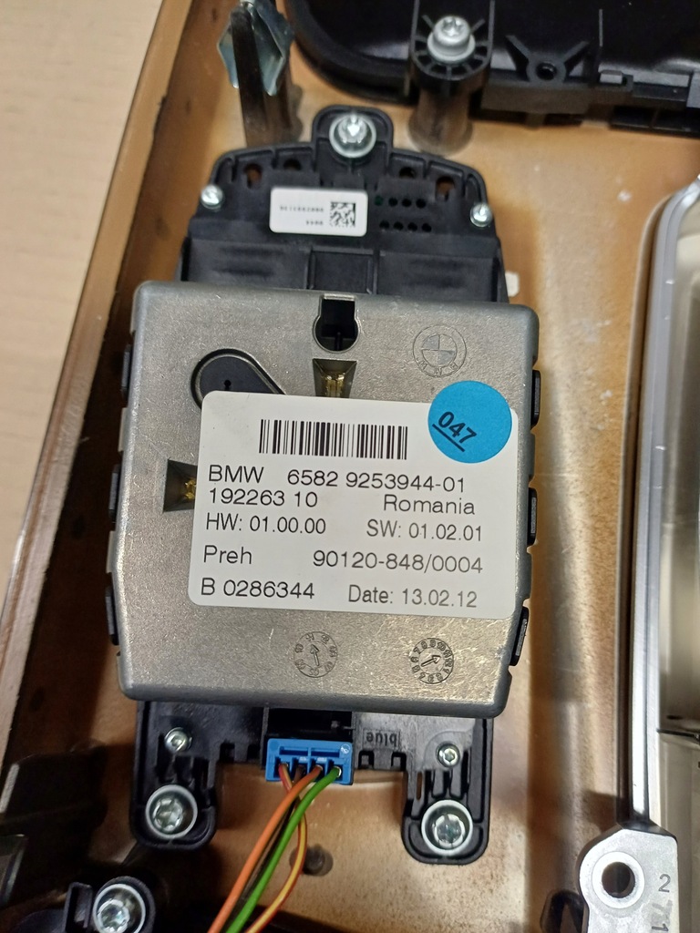 фото №10, Рамка dekor домкрата перемикання передач bmw 5 f10 f11 nr. 9206383 комплектна