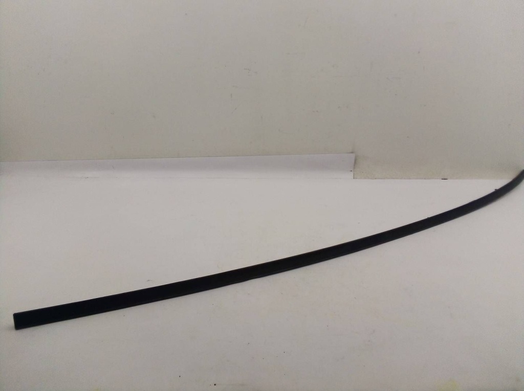 фото №1, Alfa romeo stelvio 2019 156144686 молдинг кровельная левая сторона