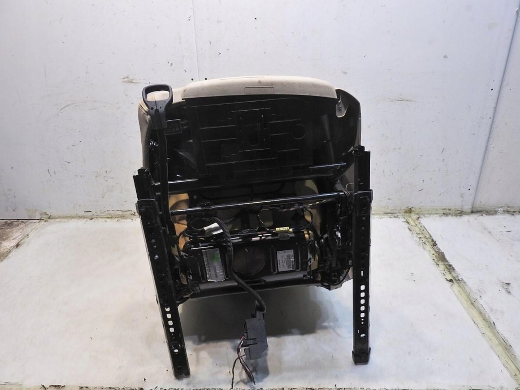 фото №13, Сидіння лівий перед підігріваємий vw eos