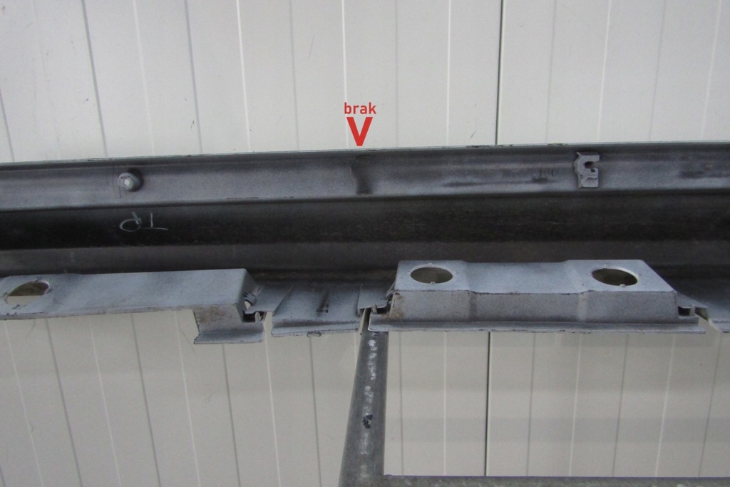 фото №10, Молдинг порог правая toyota yaris 4 iv 20- mazda 2 22- hybrid