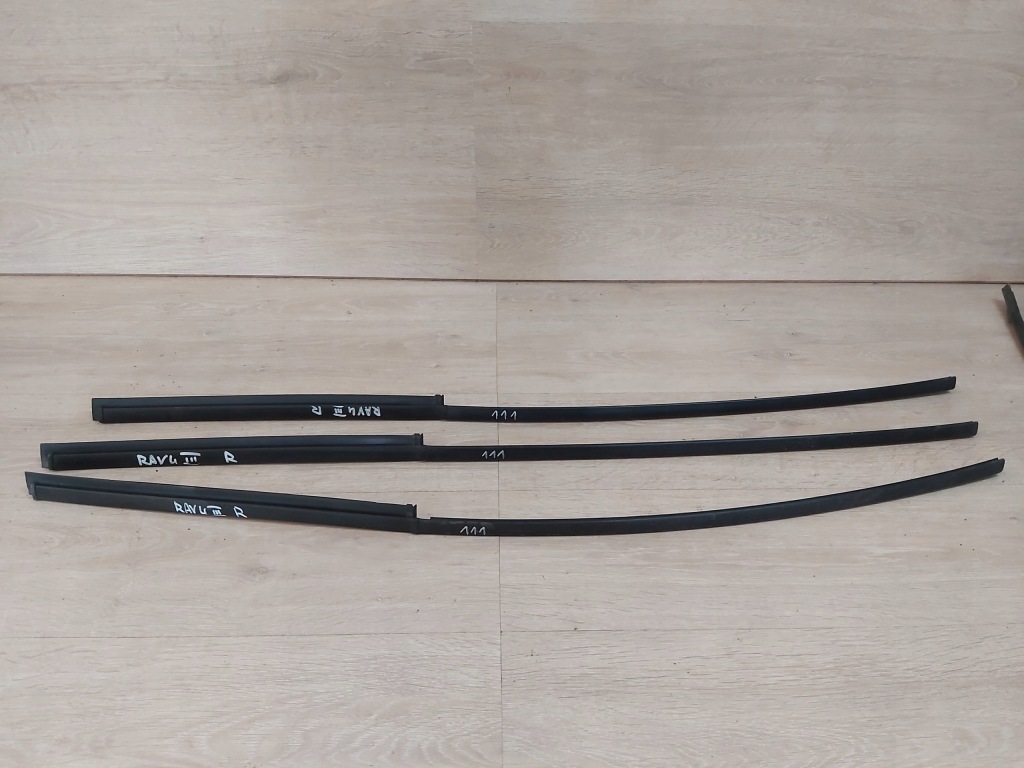 Купити Toyota rav4 iii молдинг дахова права скло дах