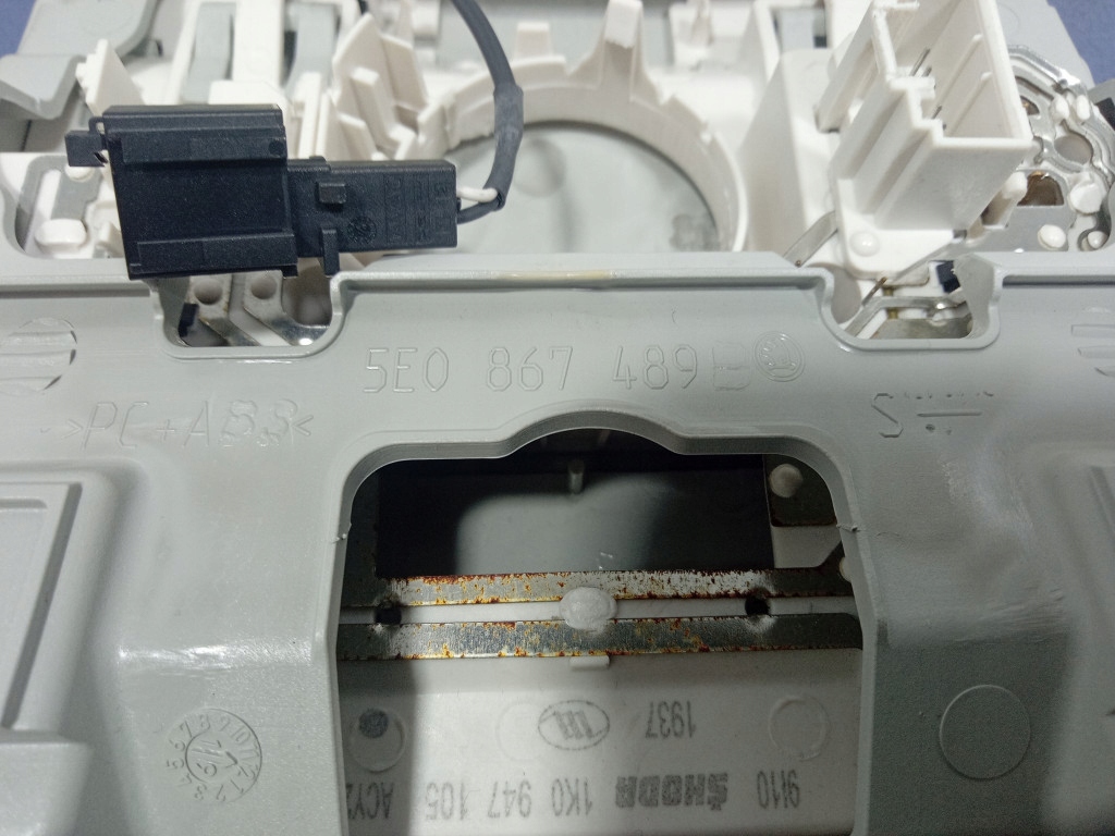 фото №7, Skoda octavia iii лампа стельовий перед бардачок 5e0867489b