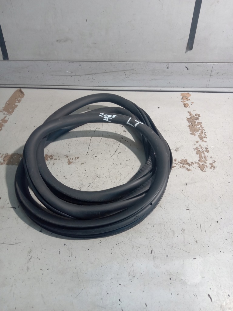 фото №1, Прокладка дверь левый задняя внутренний. peugeot 2008 13r