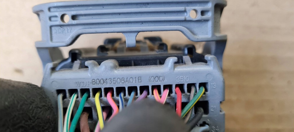 Chrysler pacifica 2022 штекер колодка соединитель jeep dodge 80043508a01b в Украине