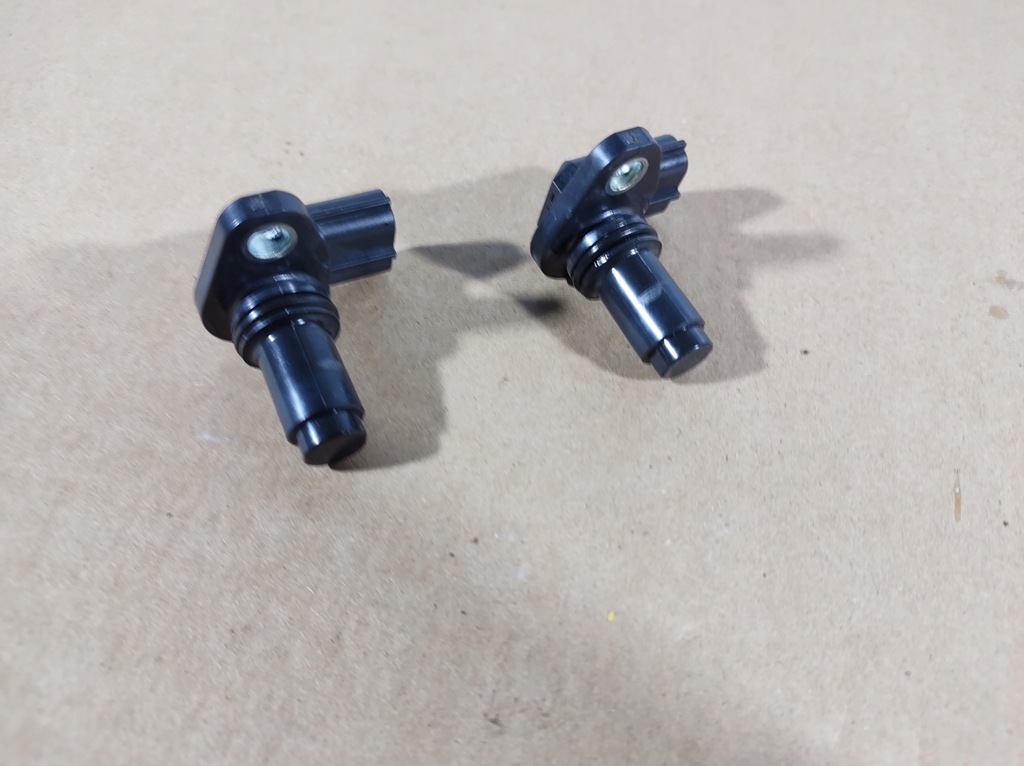 фото №13, Volvo v40 1.5 t3 12r- датчик вала розподільного валу