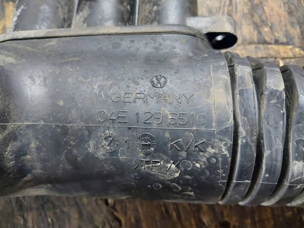 фото №7, Труба впускной воздуха seat leon iii 1.2 tsi cyv 04e129651c