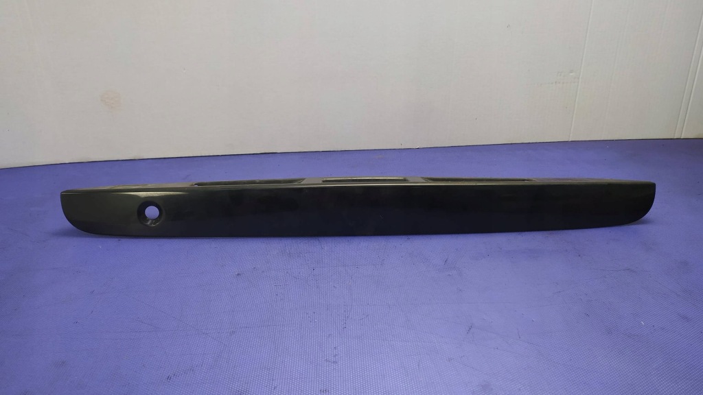 фото №1, Накладка молдинг крышки багажника c10050811 mazda premacy i