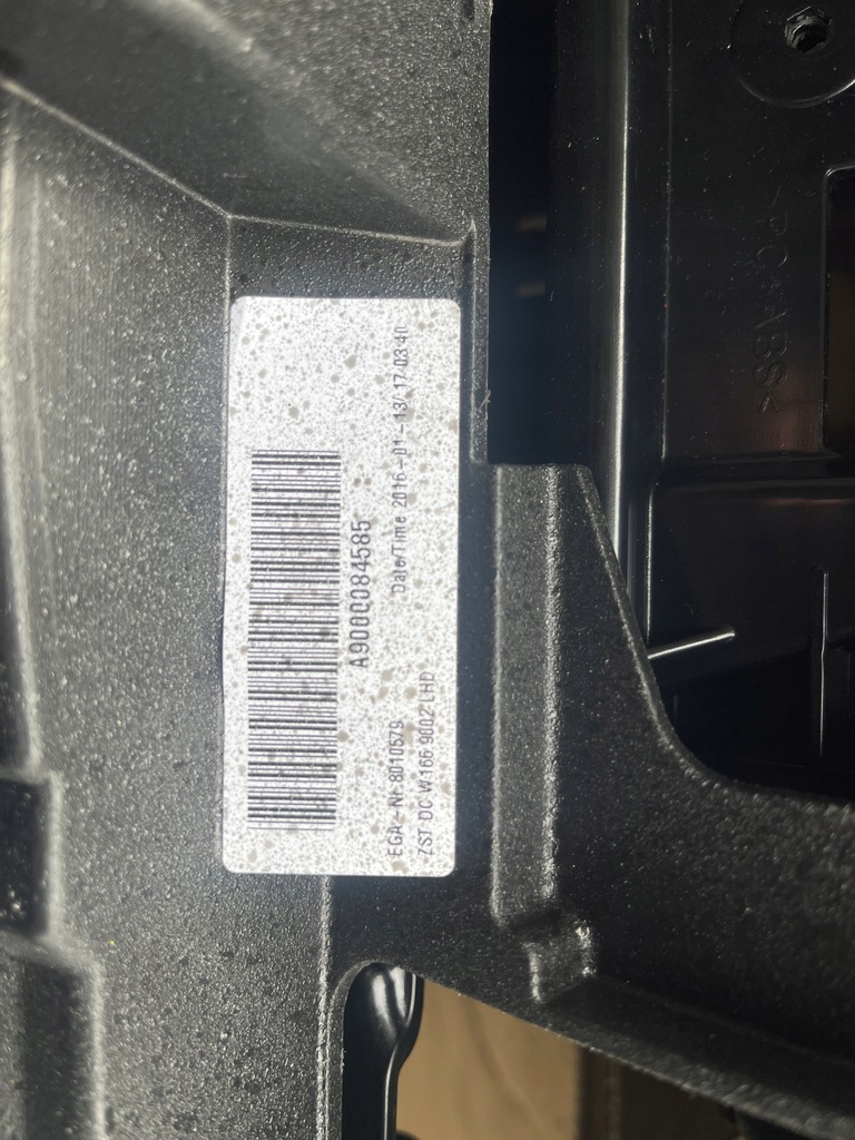 фото №10, Mercedes gl gle gls x166 a292 приборная панель приборная консоль amg nić czerwona