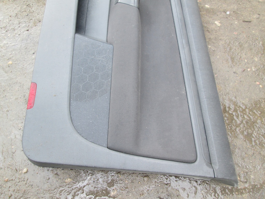 фото №2, Обшивка двері правий перед golf v 3 двері