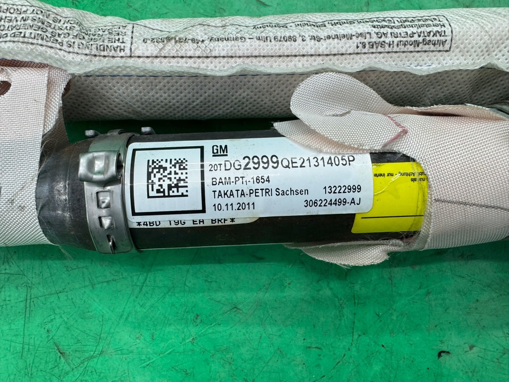 Шторка безопасности воздушная правая боковая подушка безопасности 13222999 opel insignia a 08- hb с Разборки