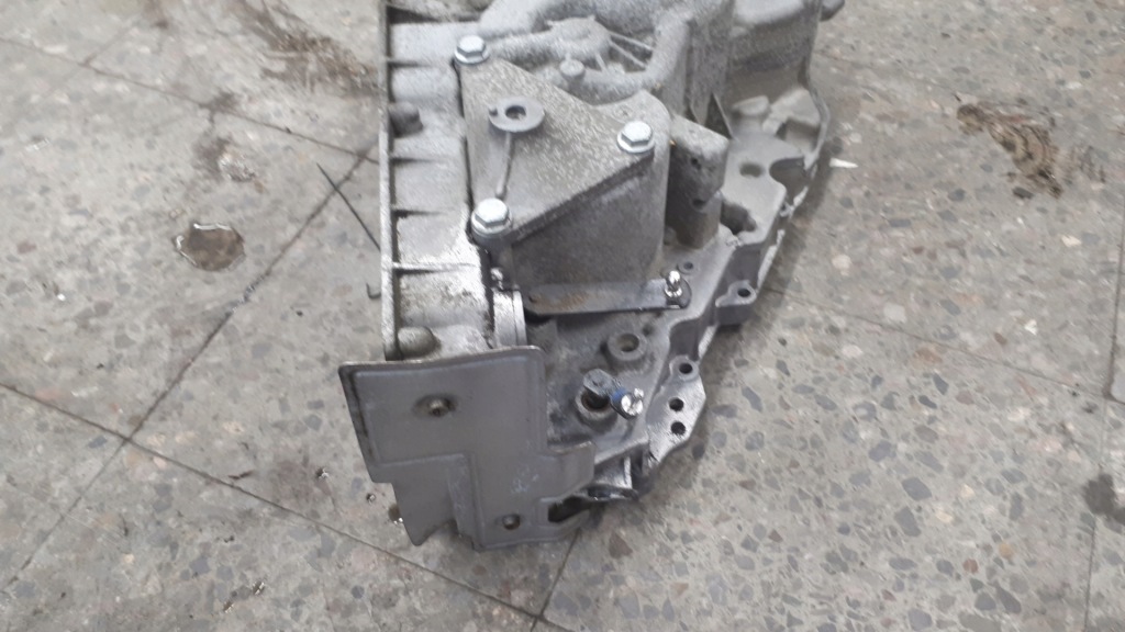 A1683704400 корпус коробки передач автоматическая коробка передач mercedes w168 1.4 1.6 Цена