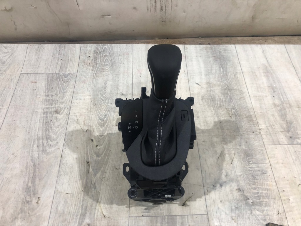 фото №1, Toyota aygo x 2022 домкрат переключения передач автоматическая коробка передач