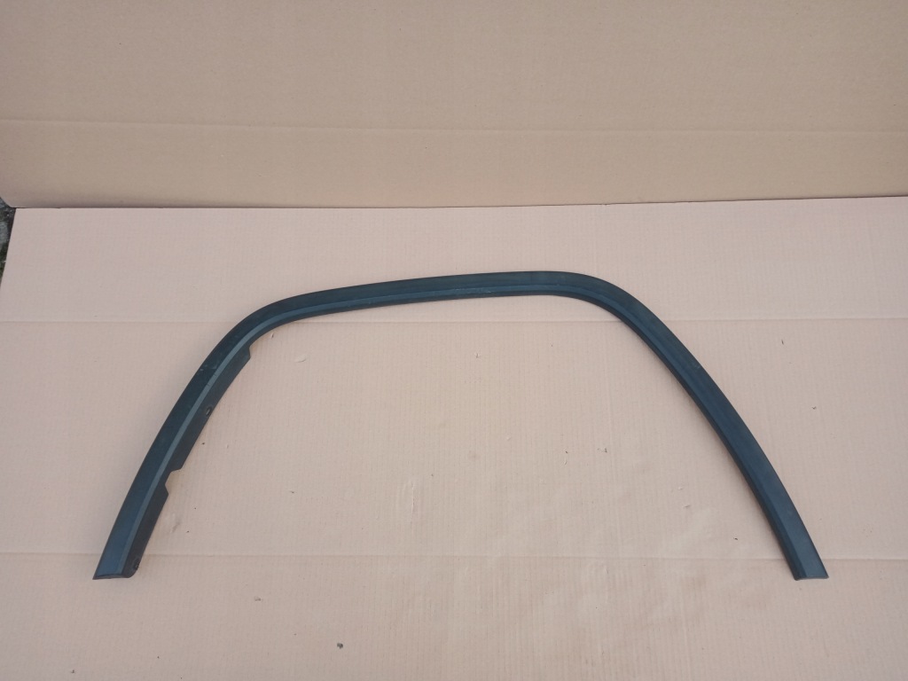 фото №1, Jeep cherokee wk2 lift ліва молдинг крила перед