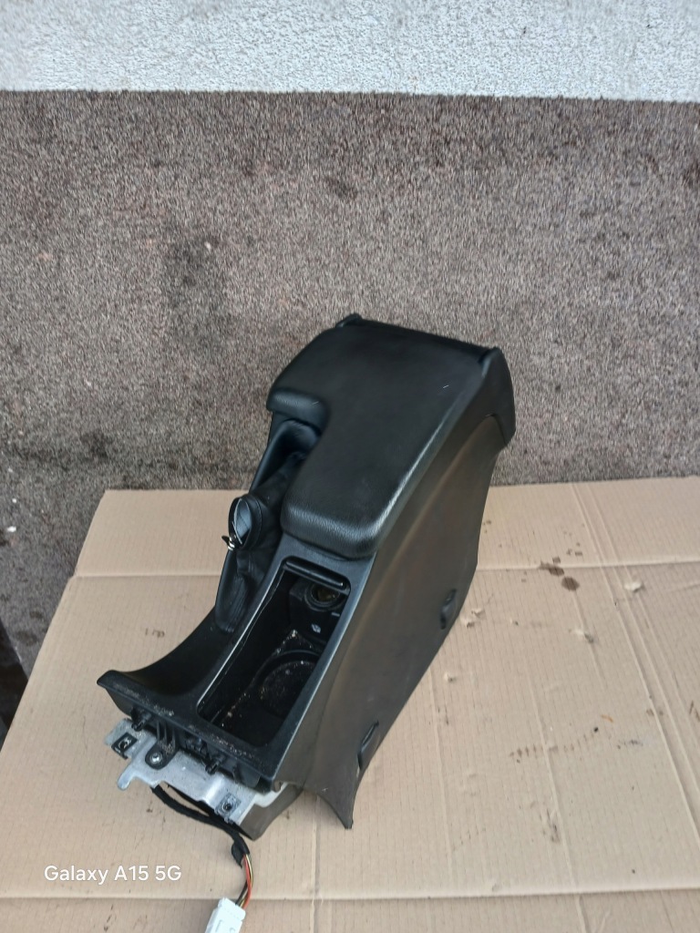 Підлокітник оригінал справний alfa romeo 159 Київ