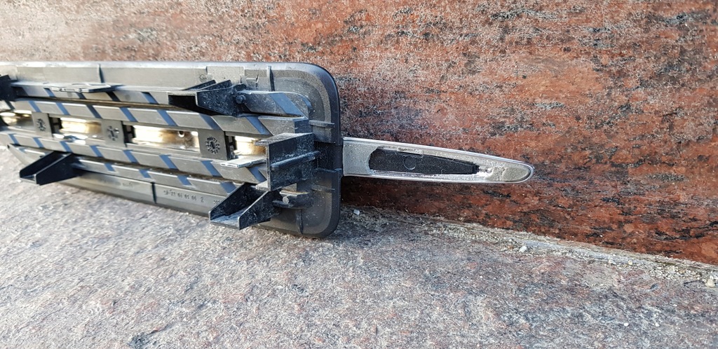 фото №15, Mercedes-benz оригинальный номер r172 a1726900479 решётка заглушка крыло