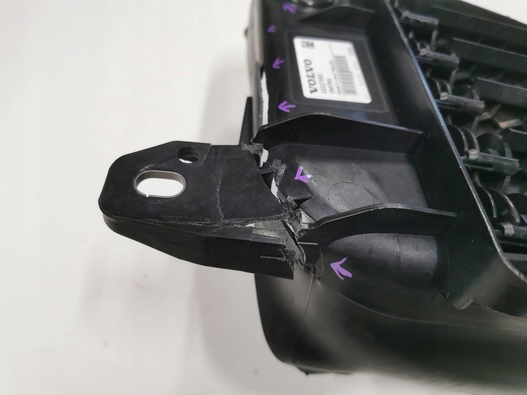 фото №8, Шторка, жалюзи, воздуховод воздуха volvo xc-40 lift 2.147