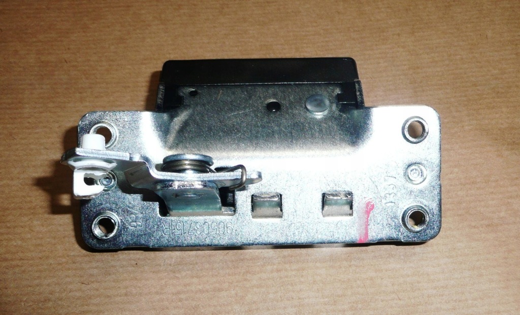 фото №2, Замок багажника renault trafic ii 905037151r оригинал