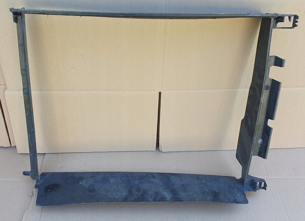 фото №1, Рамка пластик радиатор dacia dokker lodgy оригинал демонтаж
