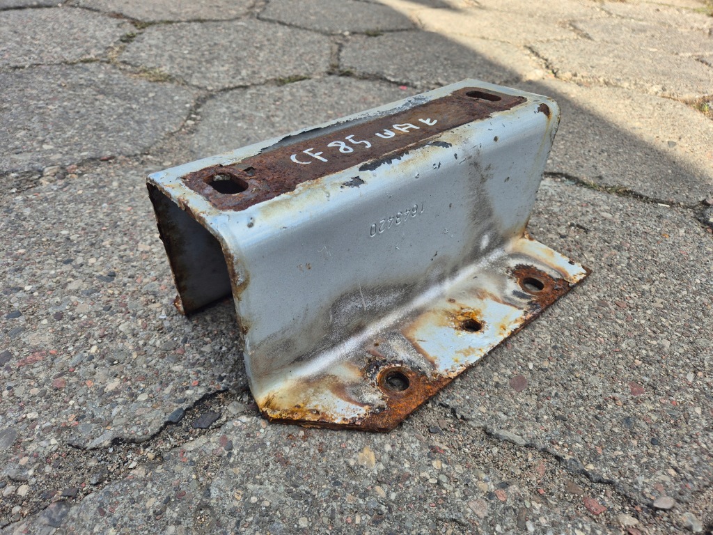 Купити Лист кронштейн кронштейн підпори вала 1643420 daf xf 105 , 75 85 cf