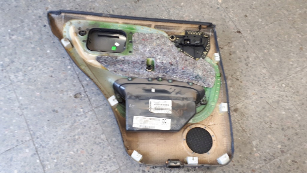 фото №10, A163730205 обшивка правый задняя обивка mercedes w163