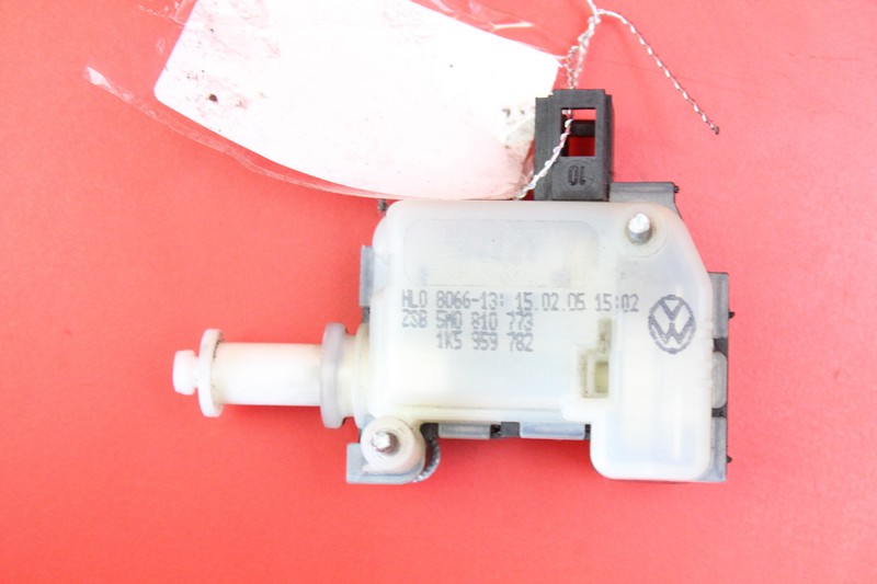 фото №6, Моторчик крышка топлива 5m0810773 vw golf 5 v plus 05-14