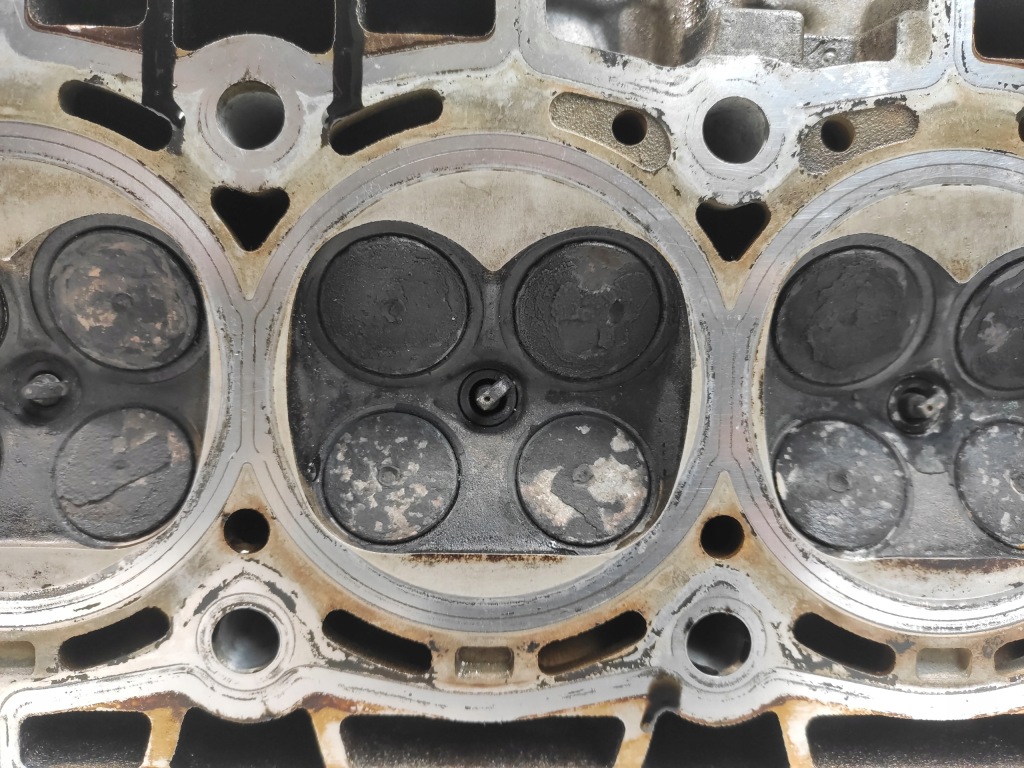 Купити Комплектна головка циліндрів 9634355510 вали peugeot citroen 1.8 16v 6fz