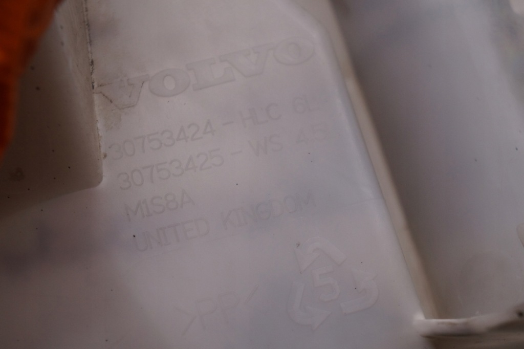 Бачок омивача бак помпа volvo xc60 1 30753424 30753425 Недорого