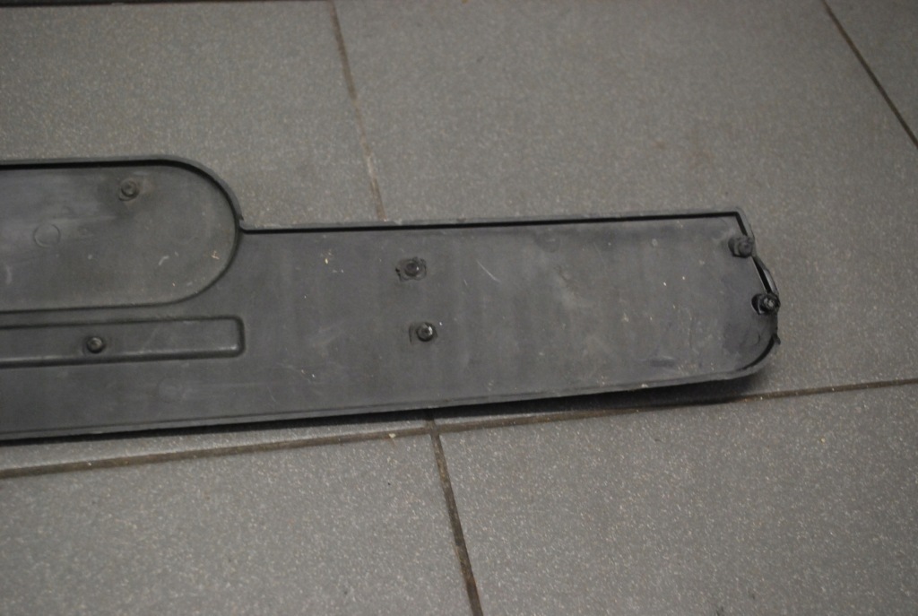 Молдинг накладка решетка поперечина a3 8p рестайлинг  8p0853037 Недорого