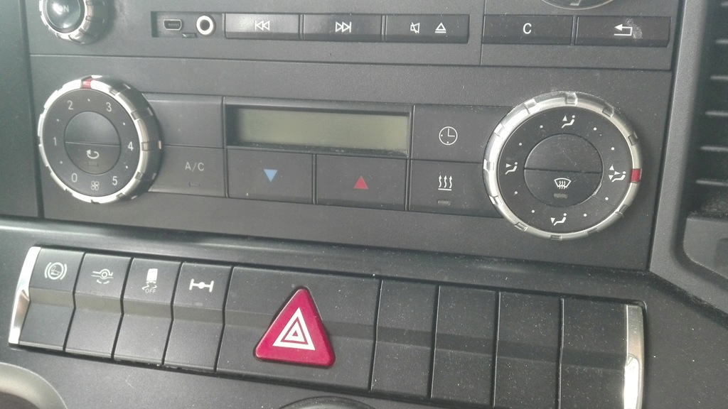 фото №1, Панель кондиционера climatronic actros mp4