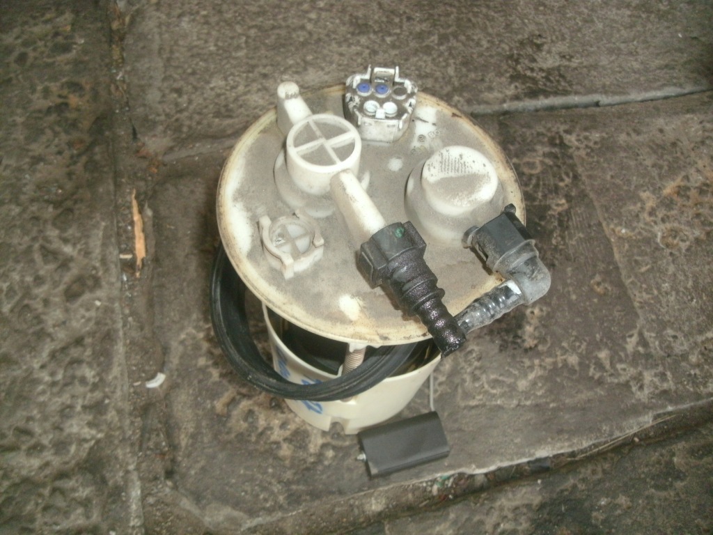 фото №1, Насос топлива корзина toyota corolla e12 1.4 1.6 комплект