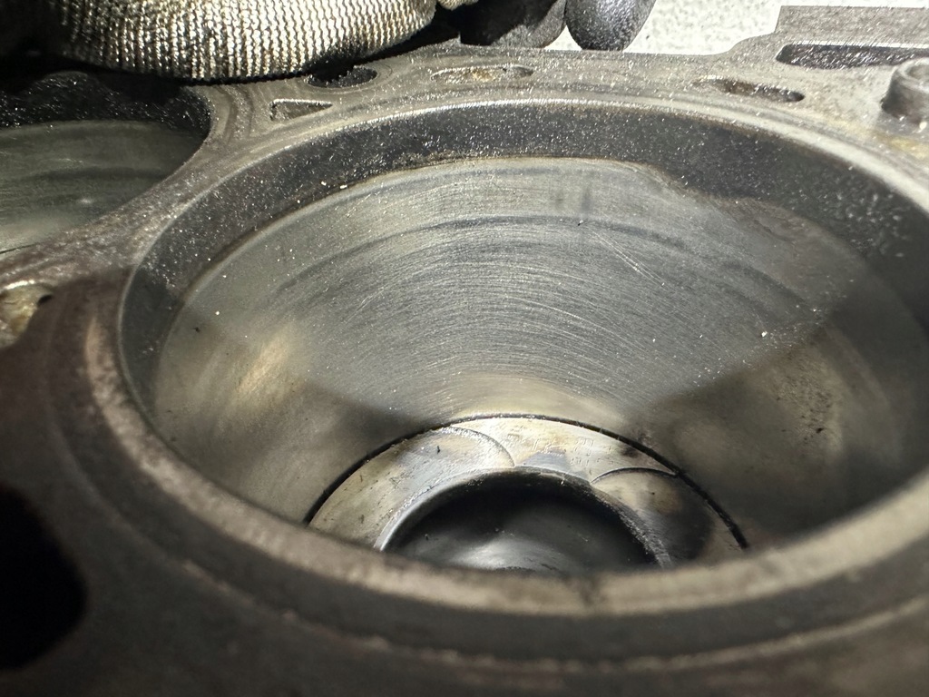 фото №6, Блок двигуна dół wał поршні trafic vivaro 2,0 dci m9r 859