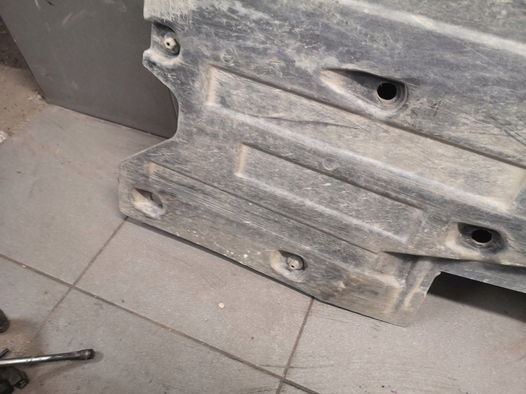 фото №11, Защита подвеска правая audi a8 d3 4e0825206d