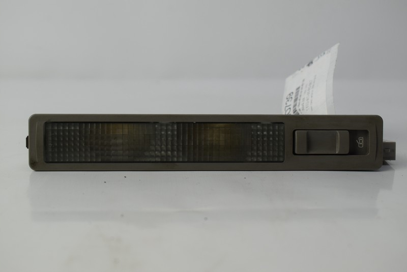 фото №2, Лампа освітлення салону права задня audi a8 d2