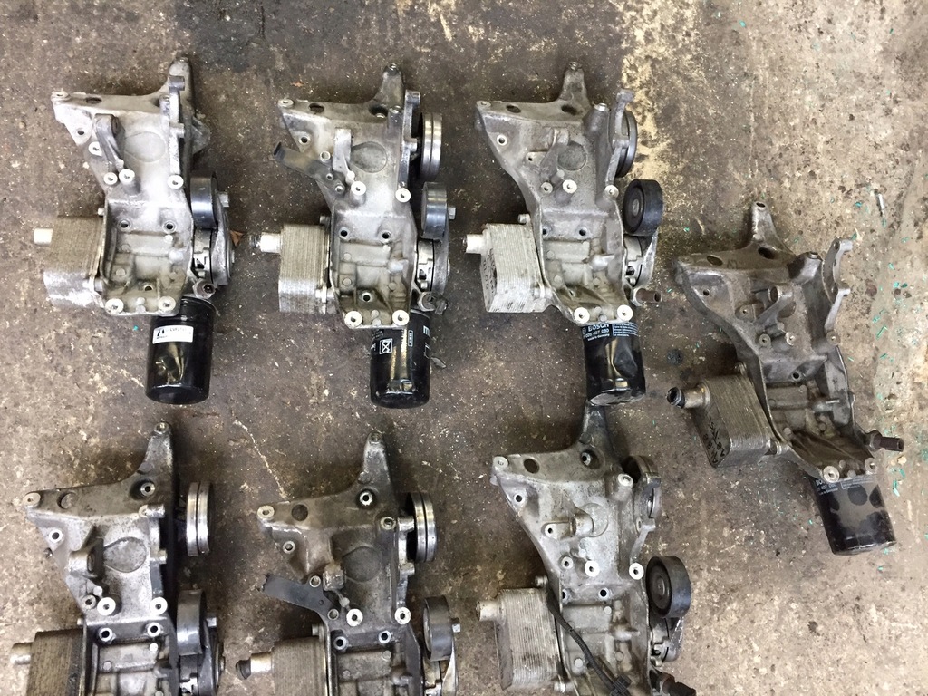 фото №16, Audi a4 b8 a5 8t основание фильтра масла 06h903143e