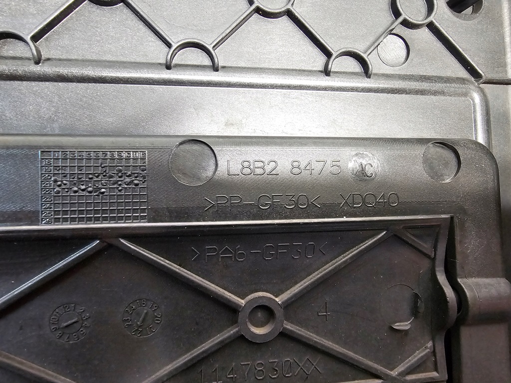 фото №15, Воздуховод воздуха впуск шторка жалюзи land rover defender 2 l663 19 -