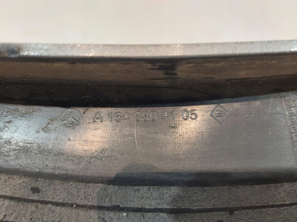 Накладка крила задній ліва права ml w164 amg Недорого