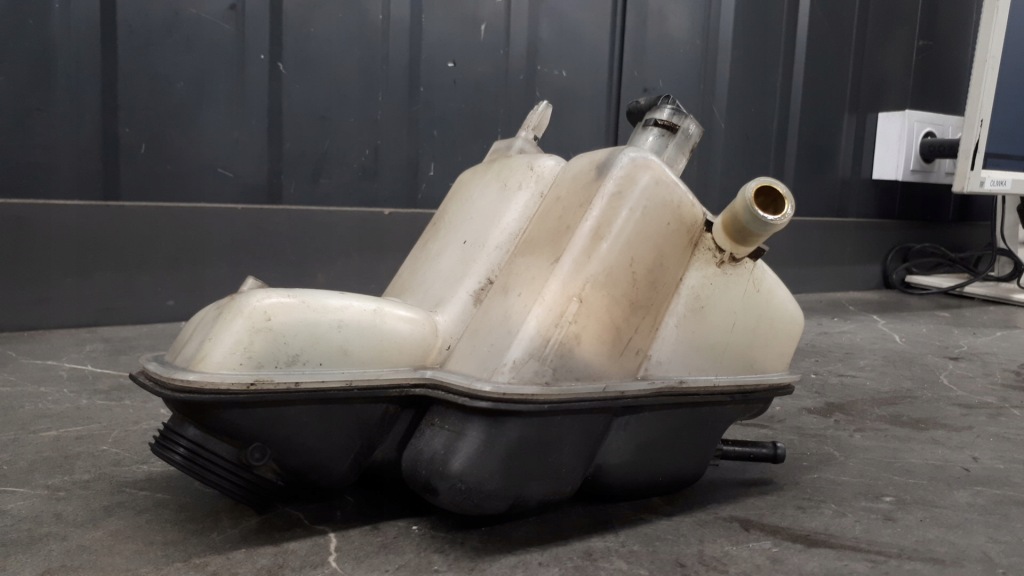 Купить A1685000249 бачок расширительный mercedes w168 w414