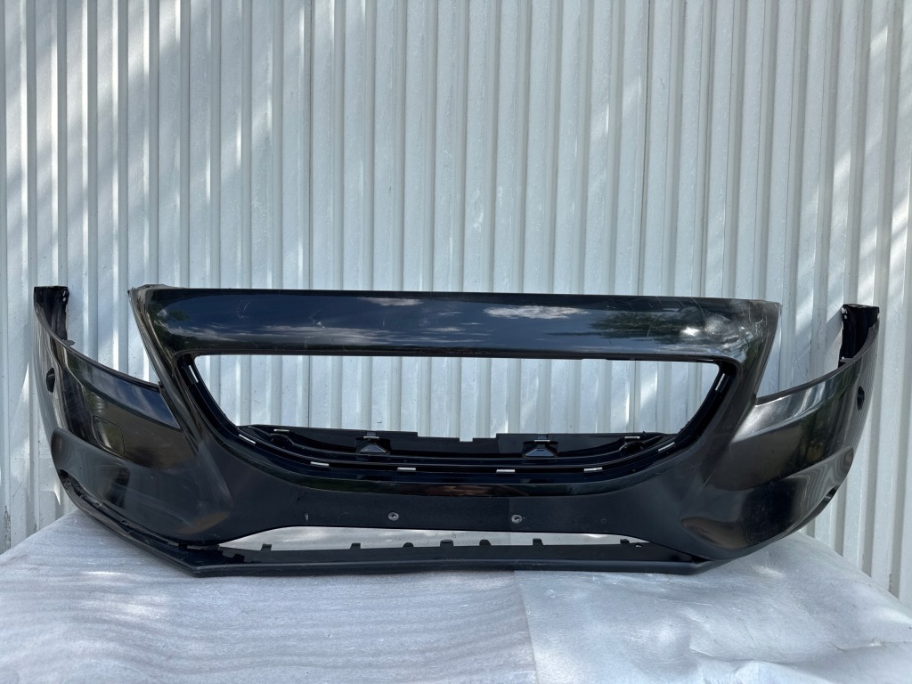 Купить Volvo v40 2 бампер перед 31283732