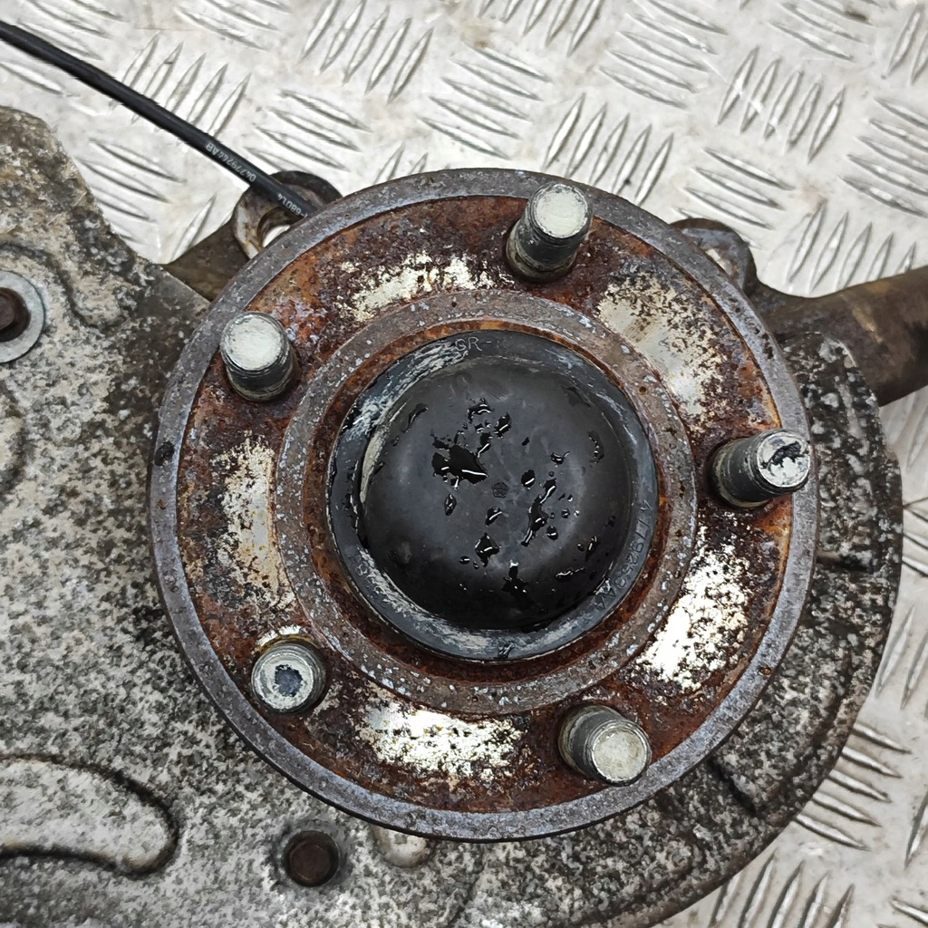 фото №6, Dodge charger 2006 правая сторона ступица колеса передний