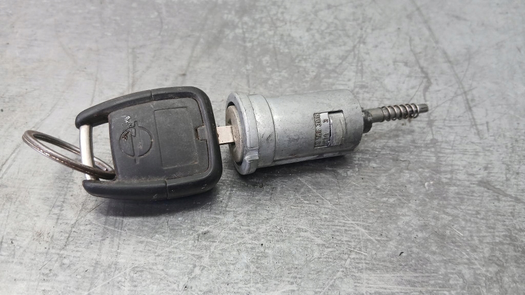 Купити Замок запалювання opel astra g 1.4b 98-09r 13168306