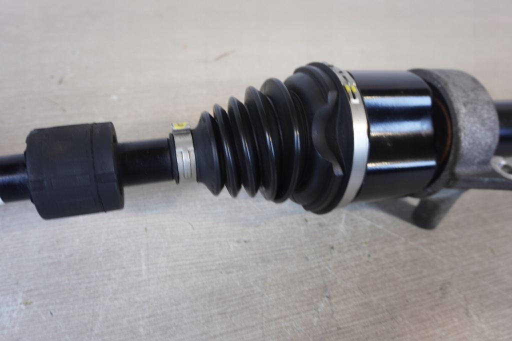 Привідний вал перед mini f65 f66 f67 23156km. Оригінал