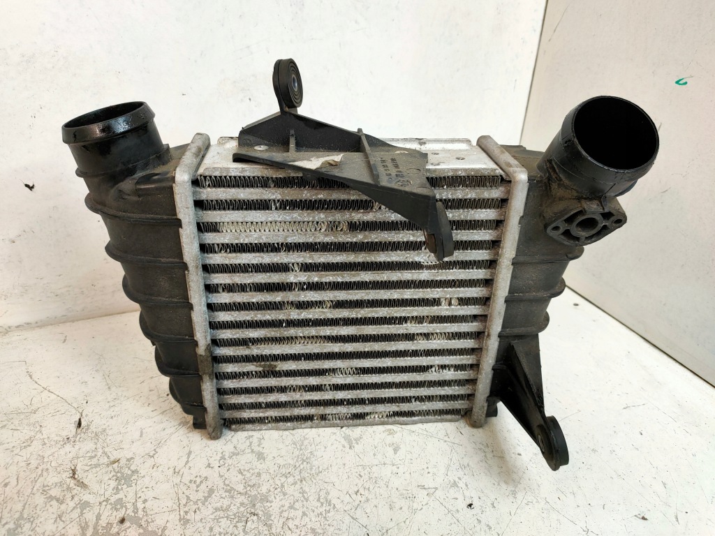 Купити Радіатор інтеркулер 6q0145804g audi