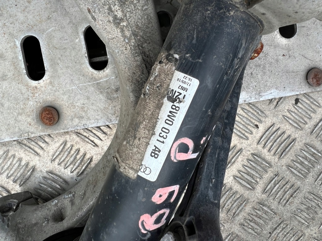 Audi a4 b9 a5 поворотний кулак ступиця важіль права комплект 8w0407254f Київ