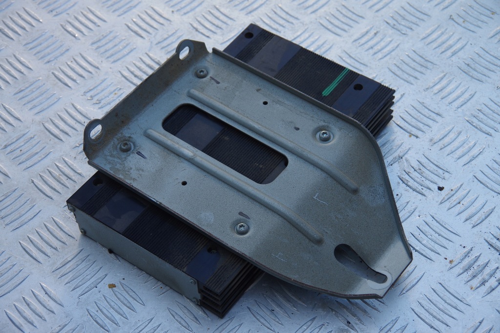 фото №1, Усилитель jeep grand cherokee wk2 lift srt8