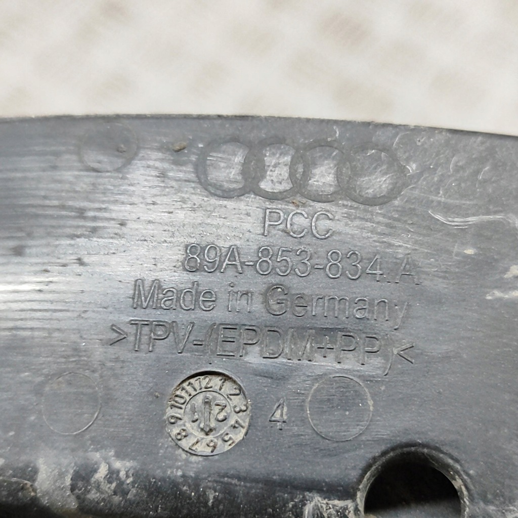 фото №5, Audi q4 sportback e-tron 2022 правая сторона брызговики задние