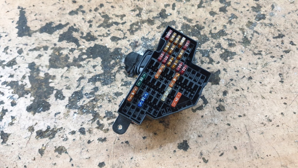 фото №1, Vw passat b6 коробка предохранителей