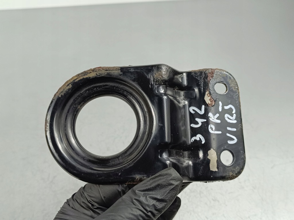 Купити 2019 ssangyong rexton кронштейн радіатора